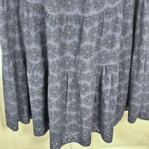 Crown & Ivy Navy Raised Floral Design Cap Sleeves 3 Tiers Dress Plus Sz 2 X - Picture 5 of 12